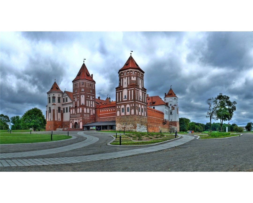 Мирский замок-музей в г.п. Мир Гродненской области (охраняется ЮНЕСКО)